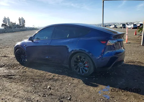 2022 Tesla Model Y z USA, uszkodzony, nr VIN 7SAYGDEF1NF558633